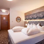 Alpenhotel Kuechl 3*