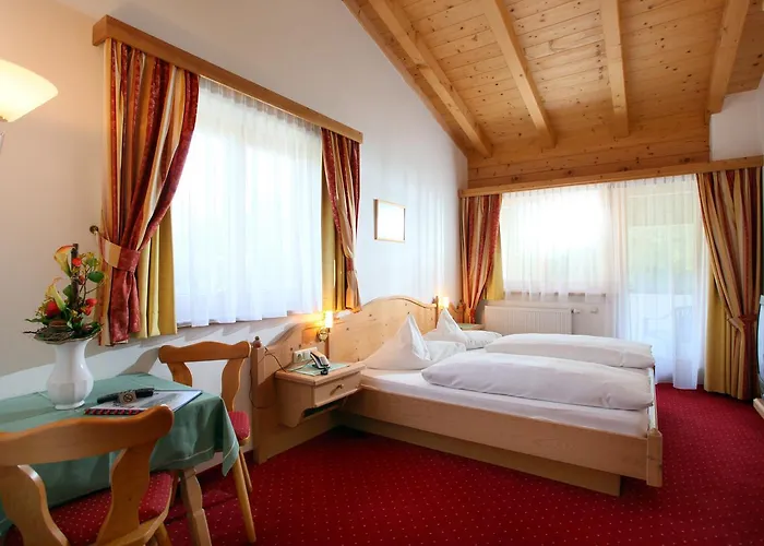 فندق Alpenhotel Kuechl 3*