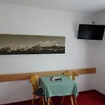 Alpenhotel Kuechl 호텔