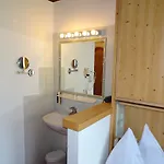 호텔 Alpenhotel Kuechl 3*