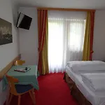 Alpenhotel Kuechl 호텔